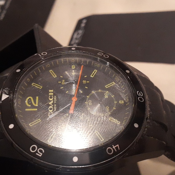 NICE COACH MENS WATCH - Picture 2 of 8